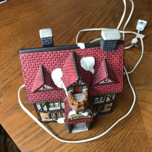 Al’s Bakery Christmas village - Picture 5 of 8